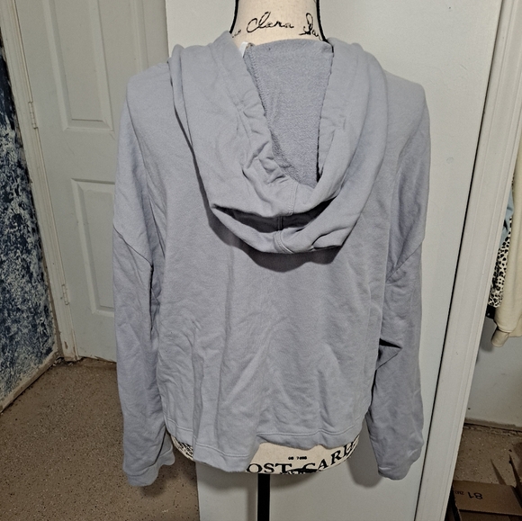 Fabletics Sweatshirt - Picture 2 of 8